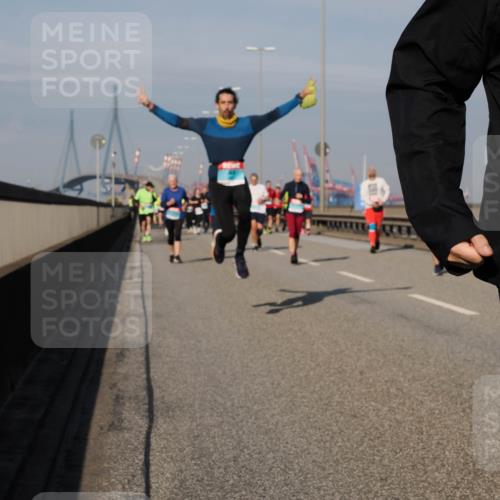 03.10.2025 - Köhlbrandbrückenlauf Fabian Wolf http://msf.ph/oto/9064528 03.10.2025 10:07:42 Position 3  meine-sportfotos.de