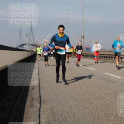 03.10.2025 - Köhlbrandbrückenlauf Fabian Wolf http://msf.ph/oto/9064542 03.10.2025 10:07:42 Position 3  meine-sportfotos.de