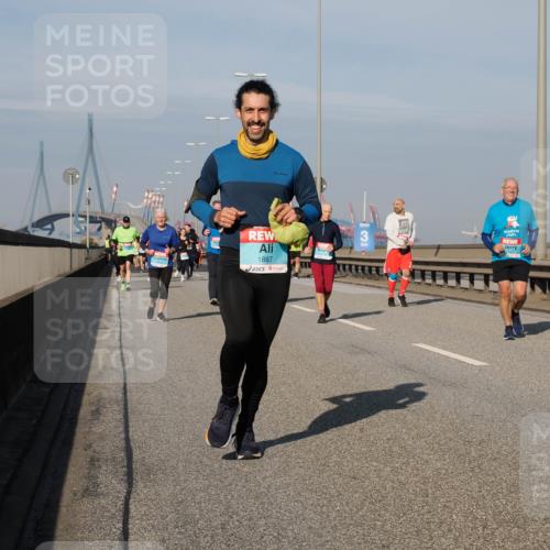 03.10.2025 - Köhlbrandbrückenlauf Fabian Wolf http://msf.ph/oto/9064560 03.10.2025 10:07:43 Position 3 1887 meine-sportfotos.de