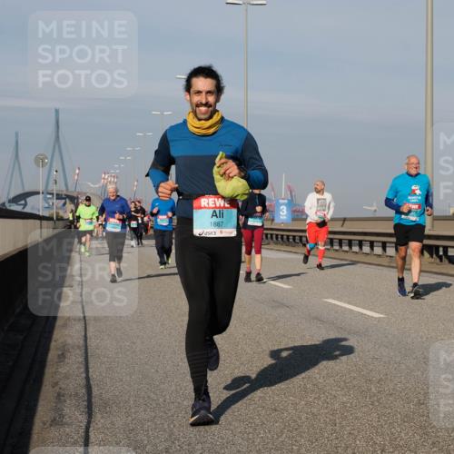 03.10.2025 - Köhlbrandbrückenlauf Fabian Wolf http://msf.ph/oto/9064567 03.10.2025 10:07:44 Position 3 1887, 3 meine-sportfotos.de