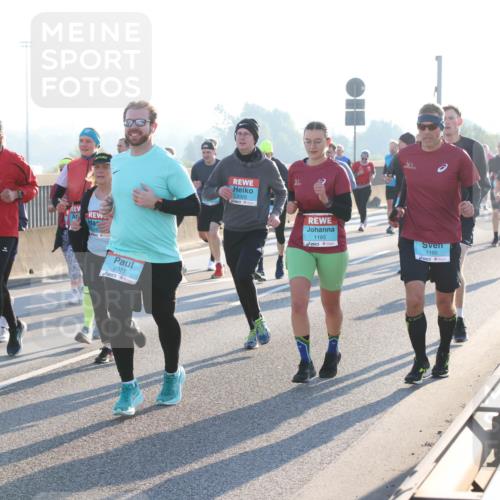 03.10.2025 - Köhlbrandbrückenlauf Lena Gebhardt http://msf.ph/oto/9064615 03.10.2025 09:21:41 Position 1 1651, 165, 2077, 2323, 1193, 1195 meine-sportfotos.de