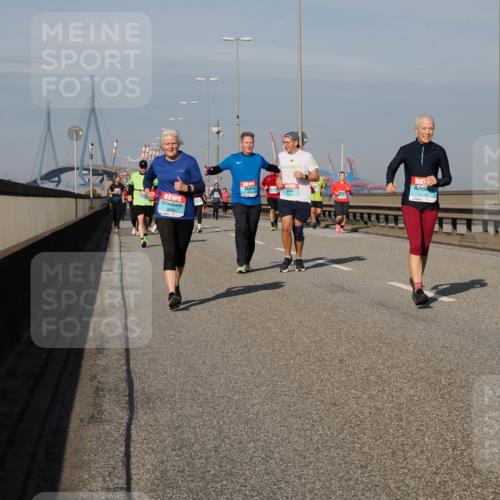 03.10.2025 - Köhlbrandbrückenlauf Fabian Wolf http://msf.ph/oto/9064624 03.10.2025 10:07:47 Position 3 2136, 3234 meine-sportfotos.de