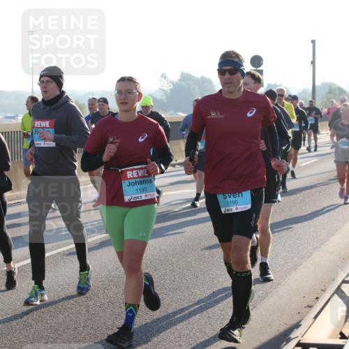 03.10.2025 - Köhlbrandbrückenlauf Lena Gebhardt http://msf.ph/oto/9064634 03.10.2025 09:21:42 Position 1 1632, 1650, 1193, 1195 meine-sportfotos.de