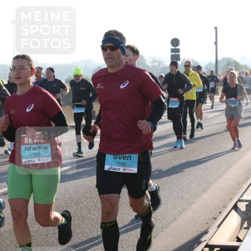 03.10.2025 - Köhlbrandbrückenlauf Lena Gebhardt http://msf.ph/oto/9064642 03.10.2025 09:21:42 Position 1 2323, 1193, 1195 meine-sportfotos.de