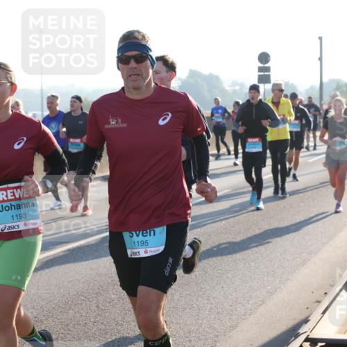 03.10.2025 - Köhlbrandbrückenlauf Lena Gebhardt http://msf.ph/oto/9064644 03.10.2025 09:21:43 Position 1 1193, 1195 meine-sportfotos.de