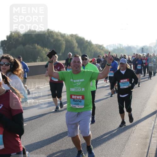03.10.2025 - Köhlbrandbrückenlauf Jannik Wohlers http://msf.ph/oto/9064646 03.10.2025 09:25:32 Position 3 2727, 3588, 2527 meine-sportfotos.de