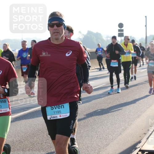 03.10.2025 - Köhlbrandbrückenlauf Lena Gebhardt http://msf.ph/oto/9064649 03.10.2025 09:21:43 Position 1 1193, 1195 meine-sportfotos.de