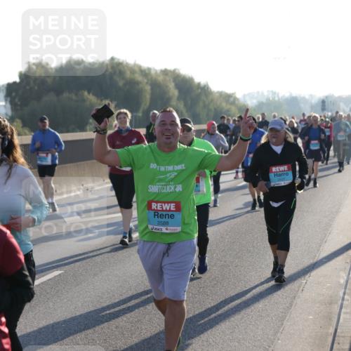 03.10.2025 - Köhlbrandbrückenlauf Jannik Wohlers http://msf.ph/oto/9064653 03.10.2025 09:25:32 Position 3 2127, 2527, 3588 meine-sportfotos.de