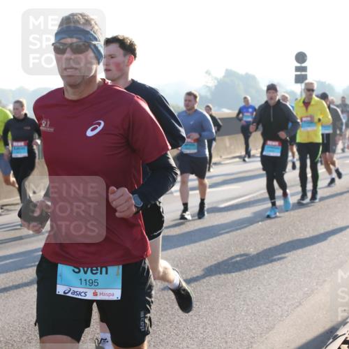 03.10.2025 - Köhlbrandbrückenlauf Lena Gebhardt http://msf.ph/oto/9064654 03.10.2025 09:21:43 Position 1 193, 1195 meine-sportfotos.de
