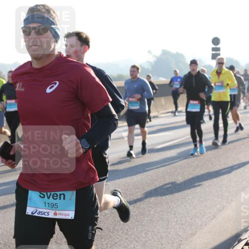 03.10.2025 - Köhlbrandbrückenlauf Lena Gebhardt http://msf.ph/oto/9064657 03.10.2025 09:21:43 Position 1 1195 meine-sportfotos.de