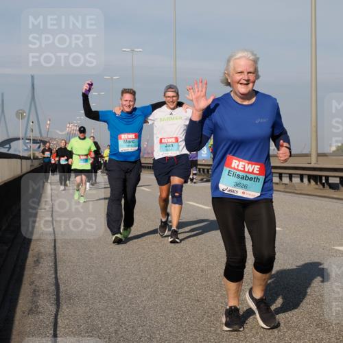 03.10.2025 - Köhlbrandbrückenlauf Fabian Wolf http://msf.ph/oto/9064681 03.10.2025 10:07:50 Position 3 1814, 3234, 3626 meine-sportfotos.de