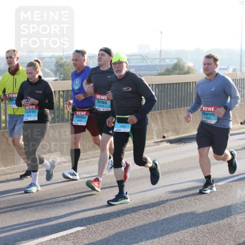 03.10.2025 - Köhlbrandbrückenlauf Lena Gebhardt http://msf.ph/oto/9064682 03.10.2025 09:21:44 Position 1 1768, 3471, 3406, 3470, 3469, 3037 meine-sportfotos.de