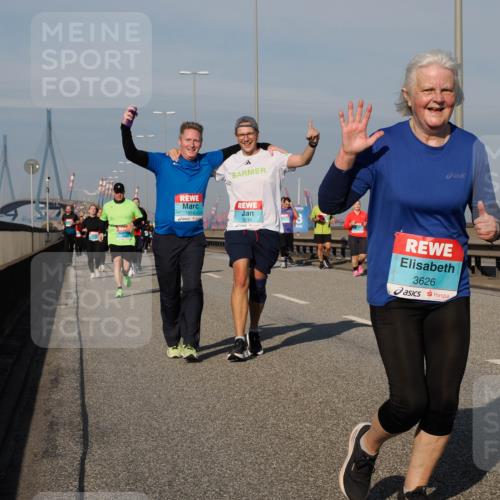 03.10.2025 - Köhlbrandbrückenlauf Fabian Wolf http://msf.ph/oto/9064684 03.10.2025 10:07:50 Position 3 1814, 3234, 3626 meine-sportfotos.de