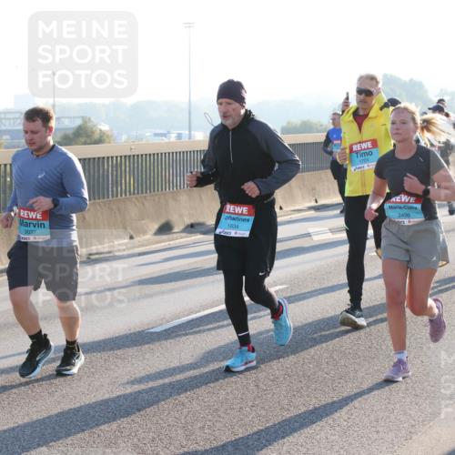 03.10.2025 - Köhlbrandbrückenlauf Lena Gebhardt http://msf.ph/oto/9064694 03.10.2025 09:21:45 Position 1 3037, 1634, 1701, 2499, 1764 meine-sportfotos.de