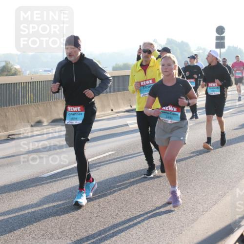 03.10.2025 - Köhlbrandbrückenlauf Lena Gebhardt http://msf.ph/oto/9064698 03.10.2025 09:21:45 Position 1 3037, 1634, 170, 2499, 1764 meine-sportfotos.de