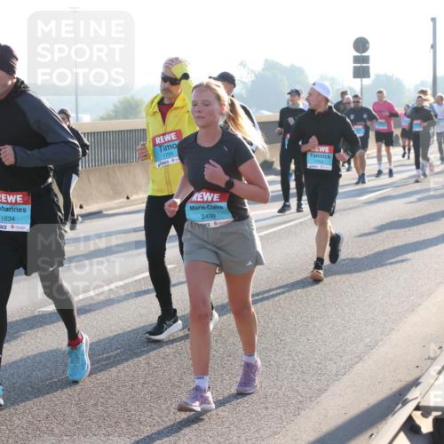 03.10.2025 - Köhlbrandbrückenlauf Lena Gebhardt http://msf.ph/oto/9064709 03.10.2025 09:21:46 Position 1 1634, 1701, 2499, 1764 meine-sportfotos.de