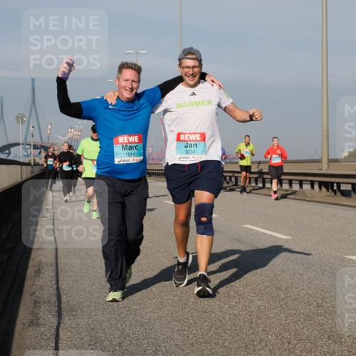 03.10.2025 - Köhlbrandbrückenlauf Fabian Wolf http://msf.ph/oto/9064710 03.10.2025 10:07:51 Position 3 1814, 3234 meine-sportfotos.de