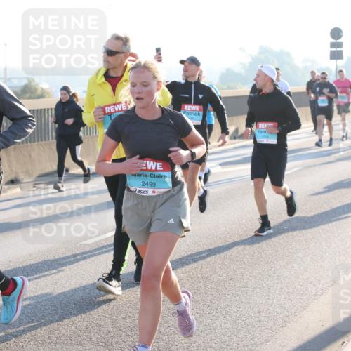 03.10.2025 - Köhlbrandbrückenlauf Lena Gebhardt http://msf.ph/oto/9064715 03.10.2025 09:21:46 Position 1 1634, 2499, 1764 meine-sportfotos.de