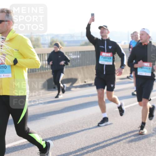 03.10.2025 - Köhlbrandbrückenlauf Lena Gebhardt http://msf.ph/oto/9064739 03.10.2025 09:21:47 Position 1 1701 meine-sportfotos.de