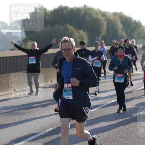 03.10.2025 - Köhlbrandbrückenlauf Jannik Wohlers http://msf.ph/oto/9064767 03.10.2025 09:25:38 Position 3 2259 meine-sportfotos.de