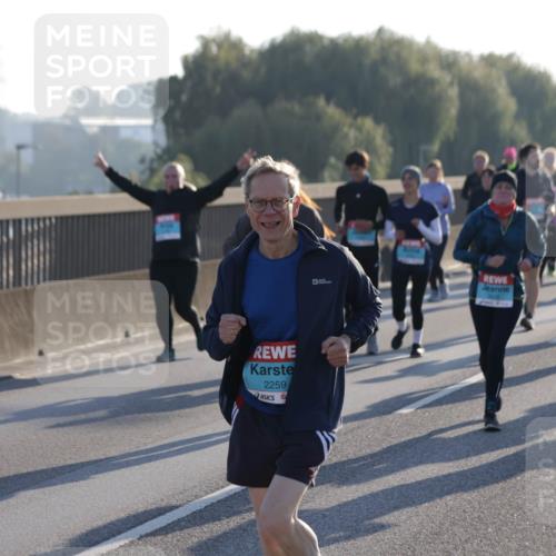 03.10.2025 - Köhlbrandbrückenlauf Jannik Wohlers http://msf.ph/oto/9064773 03.10.2025 09:25:39 Position 3 2259 meine-sportfotos.de