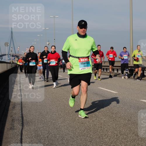 03.10.2025 - Köhlbrandbrückenlauf Fabian Wolf http://msf.ph/oto/9064774 03.10.2025 10:07:56 Position 3 2352, 2525 meine-sportfotos.de