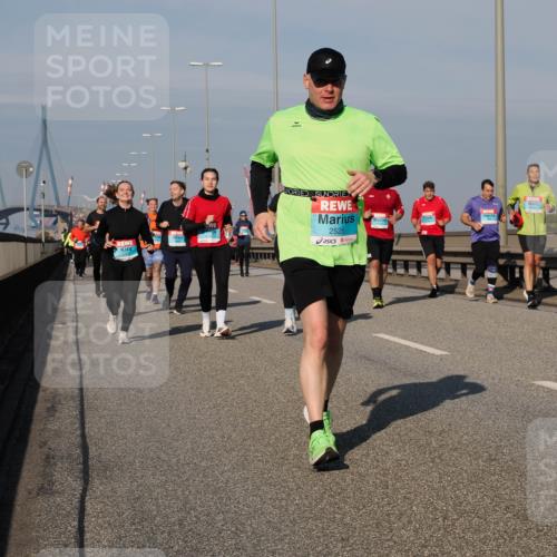 03.10.2025 - Köhlbrandbrückenlauf Fabian Wolf http://msf.ph/oto/9064779 03.10.2025 10:07:56 Position 3 2525 meine-sportfotos.de