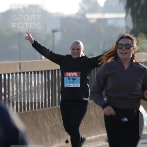 03.10.2025 - Köhlbrandbrückenlauf Jannik Wohlers http://msf.ph/oto/9064781 03.10.2025 09:25:40 Position 3 2753 meine-sportfotos.de