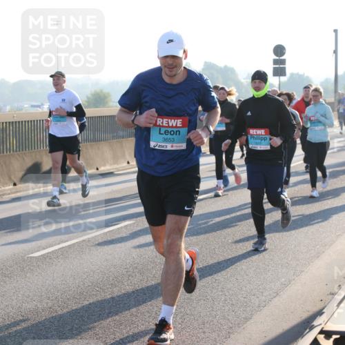 03.10.2025 - Köhlbrandbrückenlauf Lena Gebhardt http://msf.ph/oto/9064782 03.10.2025 09:21:49 Position 1 1979, 3653, 1833 meine-sportfotos.de