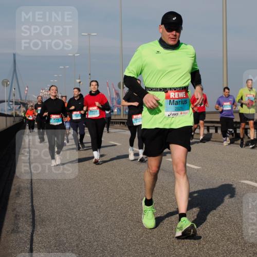 03.10.2025 - Köhlbrandbrückenlauf Fabian Wolf http://msf.ph/oto/9064786 03.10.2025 10:07:56 Position 3 2525 meine-sportfotos.de