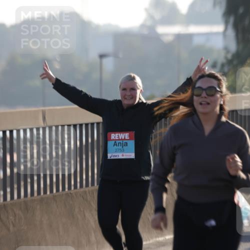 03.10.2025 - Köhlbrandbrückenlauf Jannik Wohlers http://msf.ph/oto/9064788 03.10.2025 09:25:40 Position 3 2753 meine-sportfotos.de