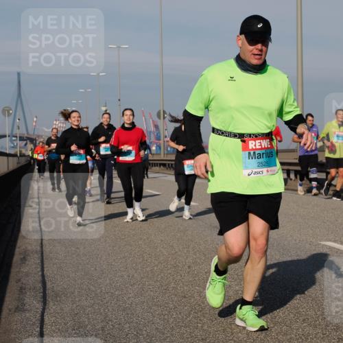 03.10.2025 - Köhlbrandbrückenlauf Fabian Wolf http://msf.ph/oto/9064792 03.10.2025 10:07:57 Position 3 2525 meine-sportfotos.de