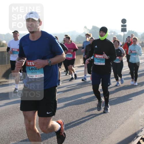03.10.2025 - Köhlbrandbrückenlauf Lena Gebhardt http://msf.ph/oto/9064793 03.10.2025 09:21:50 Position 1 3653, 1833 meine-sportfotos.de