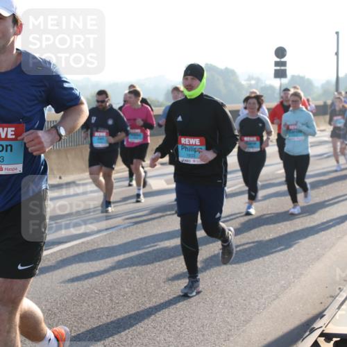 03.10.2025 - Köhlbrandbrückenlauf Lena Gebhardt http://msf.ph/oto/9064795 03.10.2025 09:21:50 Position 1 3653, 1833 meine-sportfotos.de