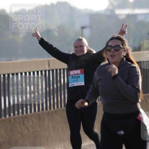 03.10.2025 - Köhlbrandbrückenlauf Jannik Wohlers http://msf.ph/oto/9064796 03.10.2025 09:25:40 Position 3 2753 meine-sportfotos.de