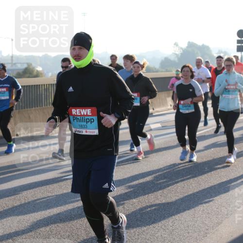 03.10.2025 - Köhlbrandbrückenlauf Lena Gebhardt http://msf.ph/oto/9064818 03.10.2025 09:21:51 Position 1 0, 3157, 1833 meine-sportfotos.de
