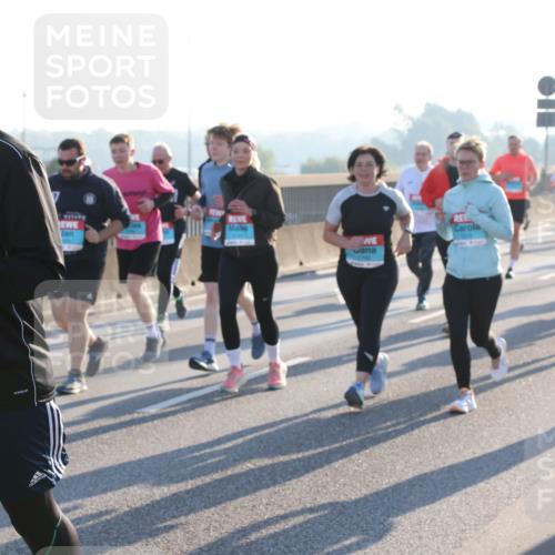 03.10.2025 - Köhlbrandbrückenlauf Lena Gebhardt http://msf.ph/oto/9064823 03.10.2025 09:21:51 Position 1 1833 meine-sportfotos.de