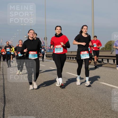 03.10.2025 - Köhlbrandbrückenlauf Fabian Wolf http://msf.ph/oto/9064826 03.10.2025 10:07:59 Position 3 2352, 2192, 2166 meine-sportfotos.de