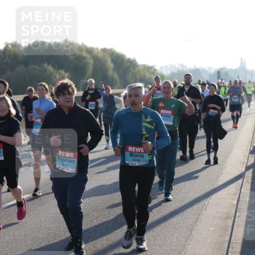 03.10.2025 - Köhlbrandbrückenlauf Jannik Wohlers http://msf.ph/oto/9064837 03.10.2025 09:25:43 Position 3 2504, 3437, 3438, 2272 meine-sportfotos.de