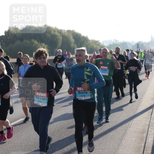 03.10.2025 - Köhlbrandbrückenlauf Jannik Wohlers http://msf.ph/oto/9064845 03.10.2025 09:25:43 Position 3 2504, 3437, 3438, 2272 meine-sportfotos.de