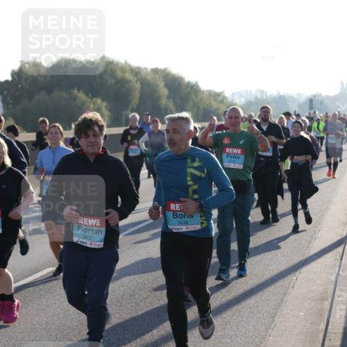 03.10.2025 - Köhlbrandbrückenlauf Jannik Wohlers http://msf.ph/oto/9064848 03.10.2025 09:25:43 Position 3 2504, 3437, 3438, 2272 meine-sportfotos.de