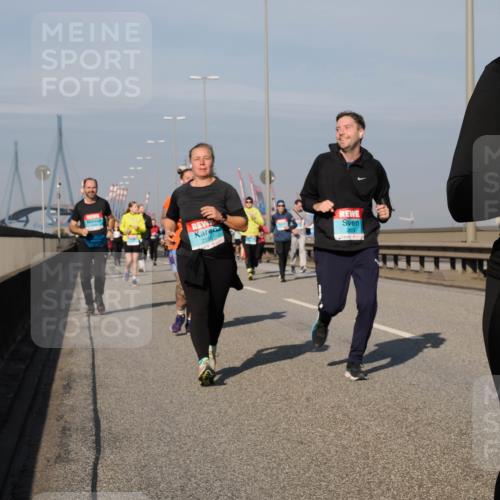 03.10.2025 - Köhlbrandbrückenlauf Fabian Wolf http://msf.ph/oto/9064860 03.10.2025 10:08:01 Position 3 2586 meine-sportfotos.de