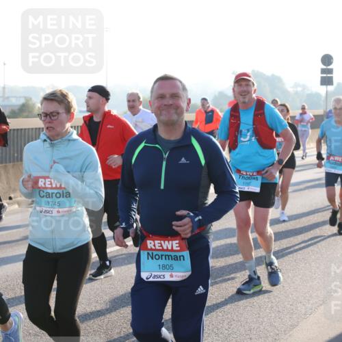 03.10.2025 - Köhlbrandbrückenlauf Lena Gebhardt http://msf.ph/oto/9064867 03.10.2025 09:21:53 Position 1 1796, 1745, 1805, 1757 meine-sportfotos.de