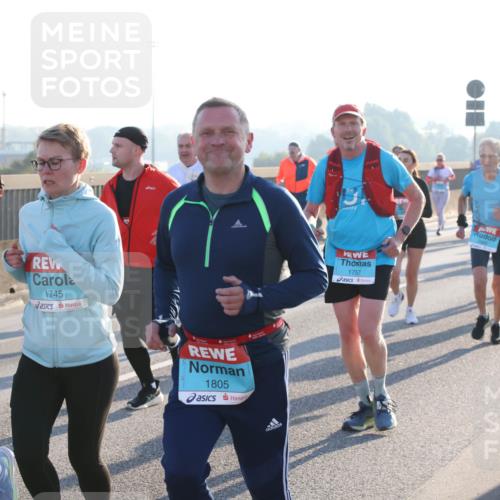 03.10.2025 - Köhlbrandbrückenlauf Lena Gebhardt http://msf.ph/oto/9064869 03.10.2025 09:21:53 Position 1 1796, 1745, 1805, 1757 meine-sportfotos.de