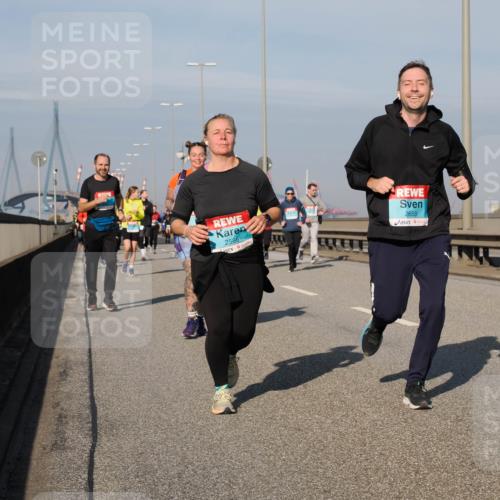 03.10.2025 - Köhlbrandbrückenlauf Fabian Wolf http://msf.ph/oto/9064876 03.10.2025 10:08:02 Position 3 2586, 2655 meine-sportfotos.de