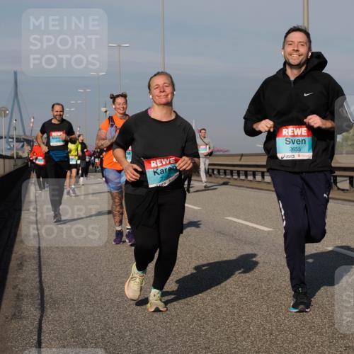 03.10.2025 - Köhlbrandbrückenlauf Fabian Wolf http://msf.ph/oto/9064884 03.10.2025 10:08:02 Position 3 258, 2586, 2655 meine-sportfotos.de