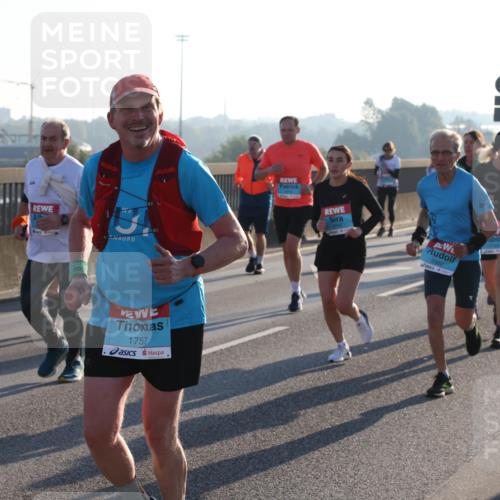 03.10.2025 - Köhlbrandbrückenlauf Lena Gebhardt http://msf.ph/oto/9064887 03.10.2025 09:21:54 Position 1 1757, 2902 meine-sportfotos.de