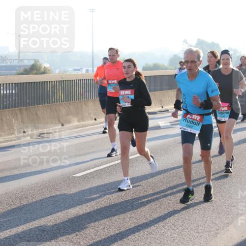 03.10.2025 - Köhlbrandbrückenlauf Lena Gebhardt http://msf.ph/oto/9064894 03.10.2025 09:21:55 Position 1 600, 2902, 1743 meine-sportfotos.de