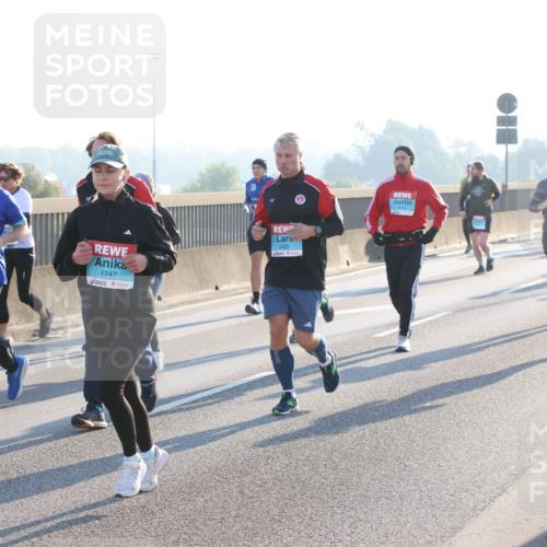 03.10.2025 - Köhlbrandbrückenlauf Lena Gebhardt http://msf.ph/oto/9064921 03.10.2025 09:21:59 Position 1 1865, 1747, 3405, 40 meine-sportfotos.de