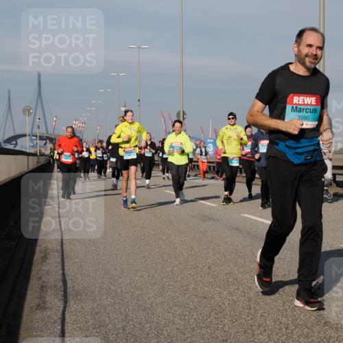 03.10.2025 - Köhlbrandbrückenlauf Fabian Wolf http://msf.ph/oto/9064948 03.10.2025 10:08:06 Position 3 2090 meine-sportfotos.de